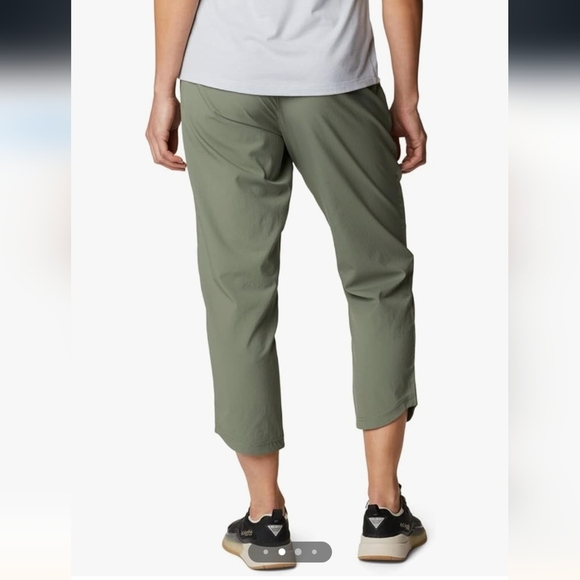 Columbia Womens Tamiami Pull-on Capri pants, green woman's Size Small - Picture 7 of 8